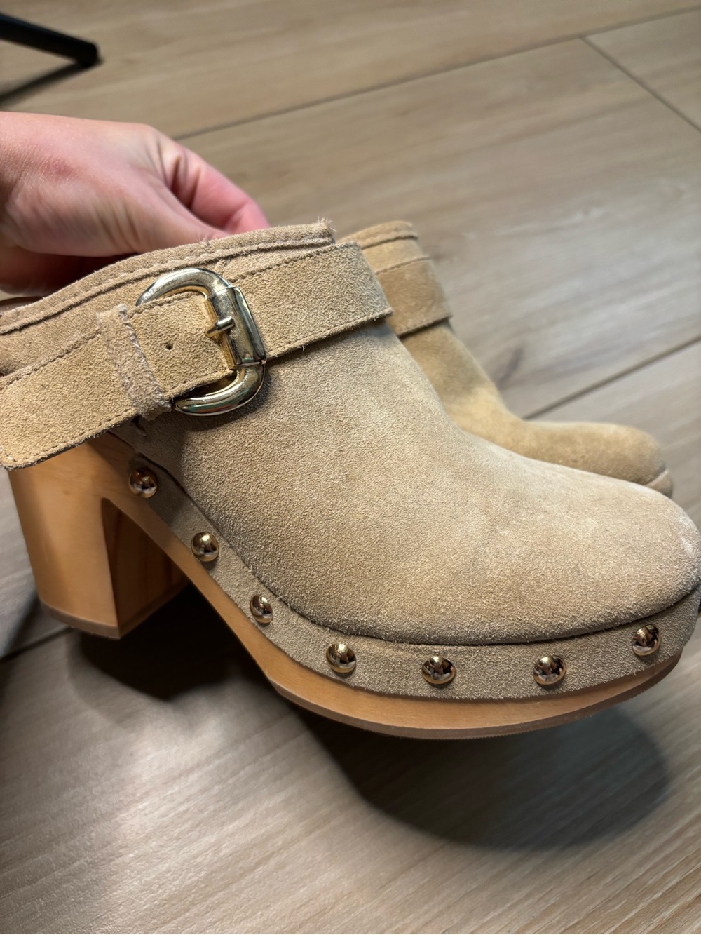 NWOT Steve Madden  Hilde Tan Suede Leather Studded Clogs - Picture 5 of 11